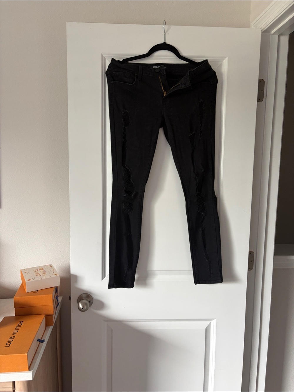 Just Black Women's Black Skinny Ripped Jeans